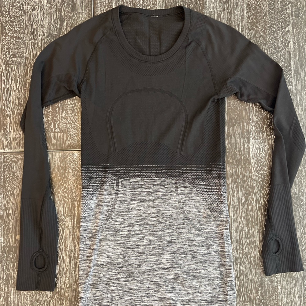 Lululemon Swiftly Tech Long Sleeve Crew in White/Black